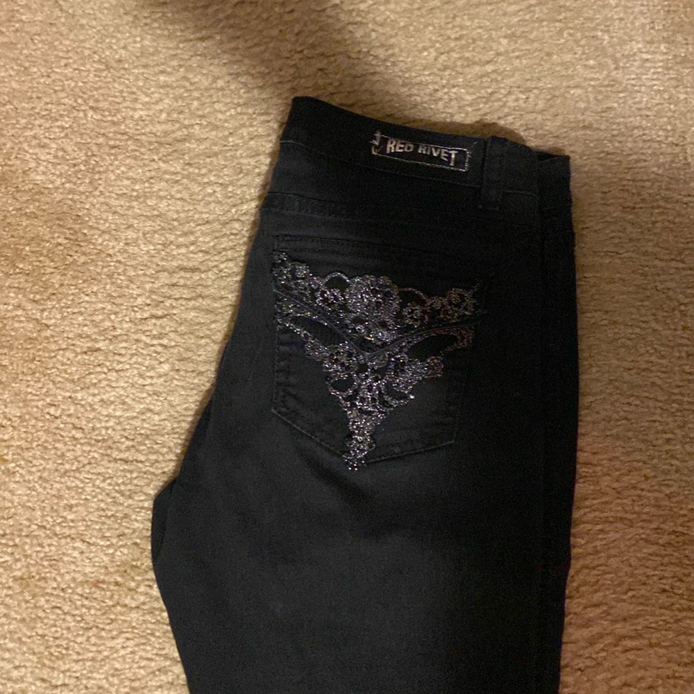 red rivet jeans!!